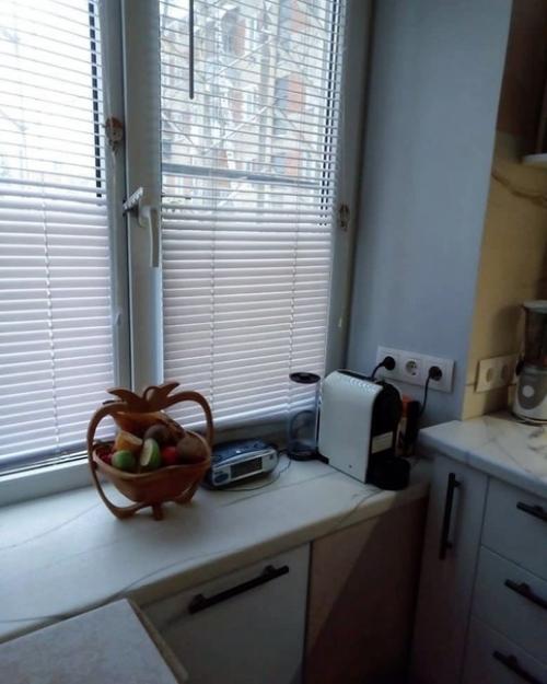 Очнь симпатичная кухня 5. 5 кв. 02