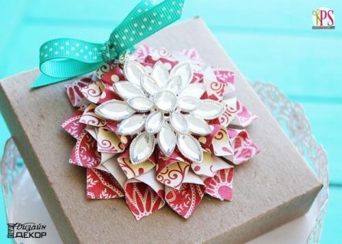 Красивая снежинка для оформления подарков?