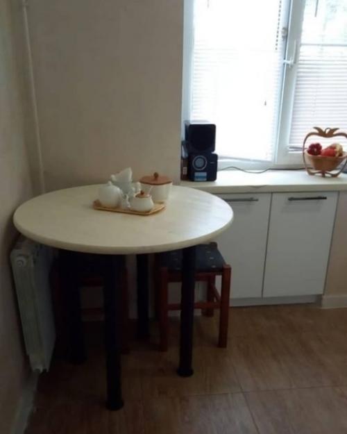 Очнь симпатичная кухня 5. 5 кв. 04