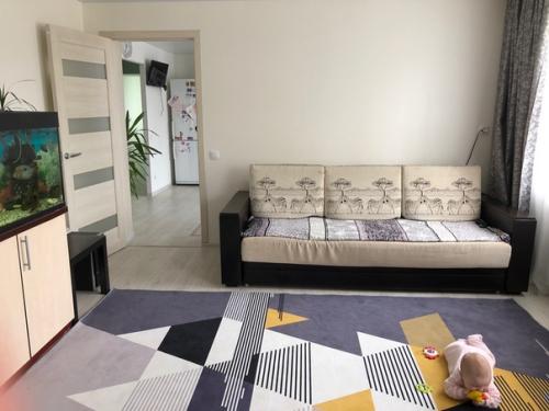 Муж с помощником сделал ремонт в нашем доме (90 кв. 03