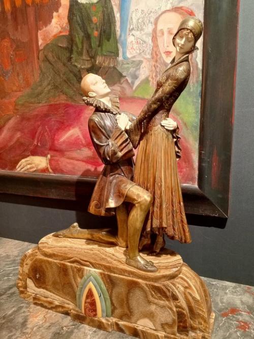 Каждый год антикварный салон в гостином дворе посещаю. 04