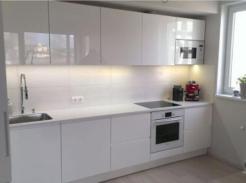 Глянцевые и матовые фасады на кухне: плюсы и минусы, критерии выбора. 06