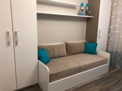 Решила поделиться какой ремонт сделали в детской. 01