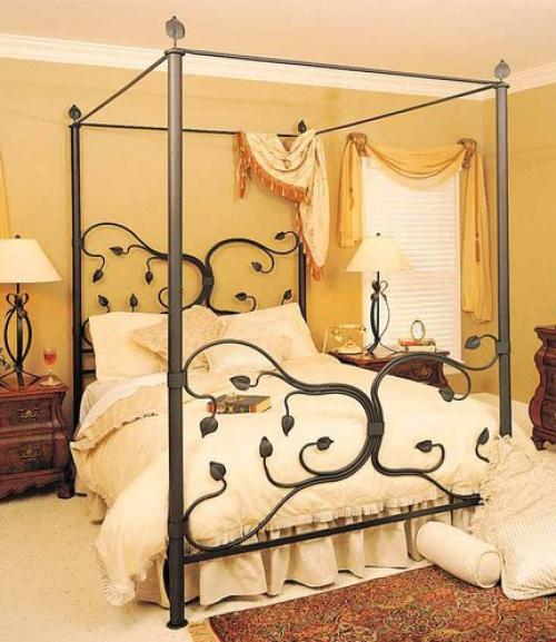 Подборка кроватей с опорами под балдахин. 06