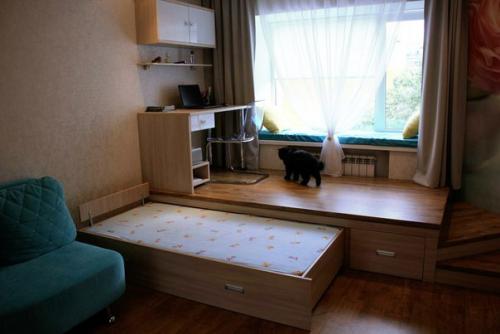 Модная примета современного интерьера - кровать - подиум в детской. 01