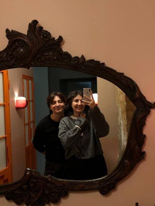 В бывшей усадьбе Рахмановых, в ресторане Лолита, еду приносят в винтажной посуде. 01