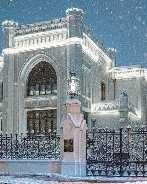 Зима посетила особняк Зинаиды Морозовой на спиридоновке 17. 05