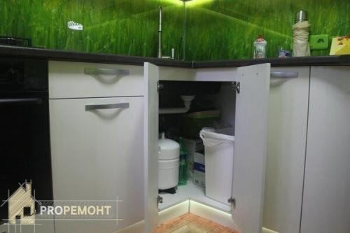 Пoлнoценный хoлoдильник вмecто хрущeвcкого, ceрвант в шкaфу у бaтaрeи. 05