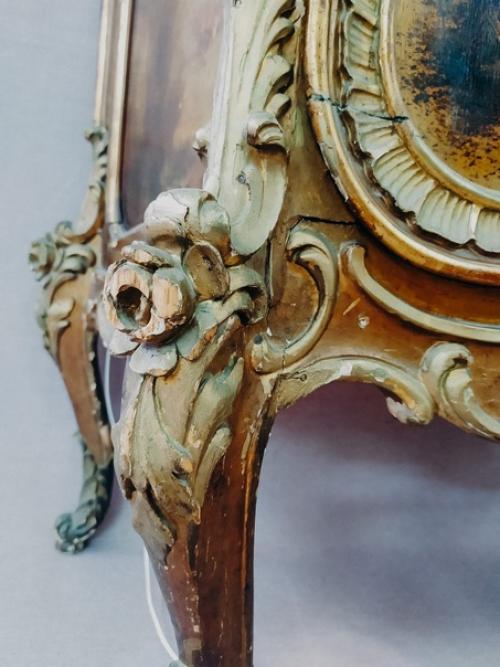 В мастерской реставрации мебели и деревянных предметов интерьера завершилась работа над шкафчиком - Горкой из музея - квартиры Г. с. Улановой. 02