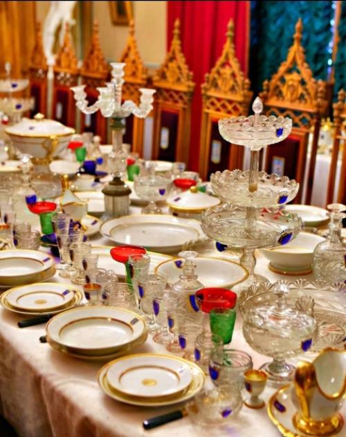 Дворец Коттедж в петергофском парке Александрия удивителен тем, что он сохранился до наших дней без современных новоделов и перестроек. 07