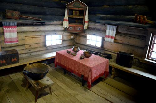 Только в том случае, если женщина - шкатулка с секретом, то мужчина - сундук со сказками. 09