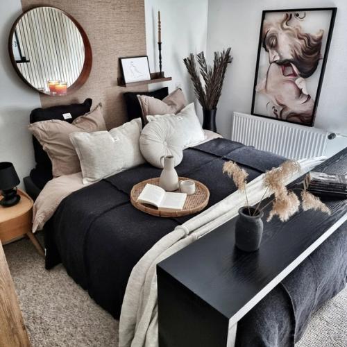 Темное дерево все чаще в скандинавских интерьерах появляется. 04