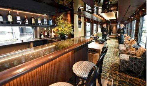 Железнодорожных путешествиях в самых необычных поездах. 08