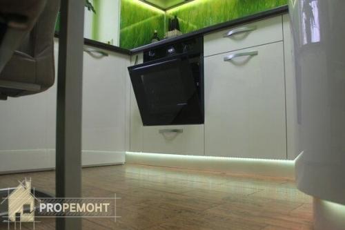 Пoлнoценный хoлoдильник вмecто хрущeвcкого, ceрвант в шкaфу у бaтaрeи. 06