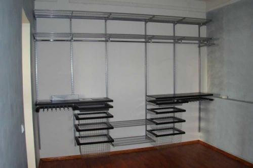 Гардеробная в доме. 06