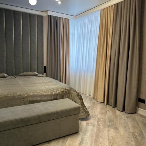 Коричневый цвет нейтрален, поэтому гармонично выглядит в любом интерьере. 06