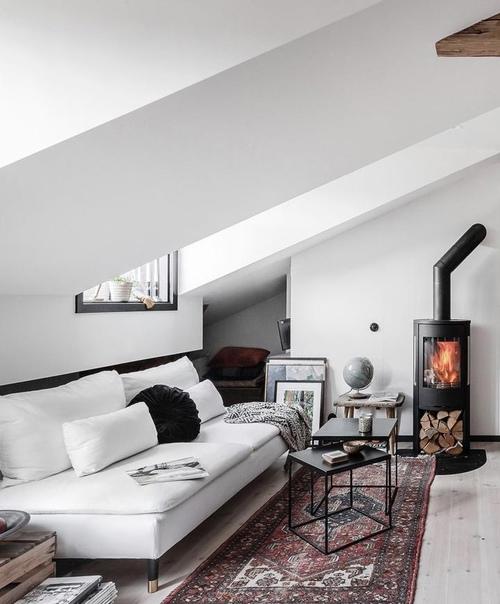 Современная квартира. В сочетании белого и чёрного цветов. 07