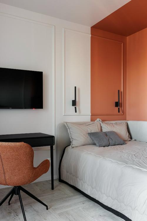 Цветной интерьер квартиры - студии 24, 3 м 2 (29 м 2 с балконом) в Санкт-петербурге. 07