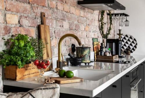 Современная квартира. В сочетании белого и чёрного цветов. 03