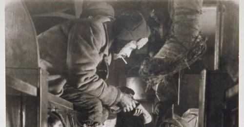 Железные дороги начали строиться в российской империи еще в 1830-х, но свое место они отвоевали не сразу. 05 Железные дороги начали строиться в российской империи еще в 1830-х, но свое место они отвоевали не сразу. 05