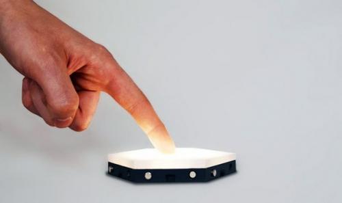 Модульная система освещения Helios превратит любую стену в источник света. 02