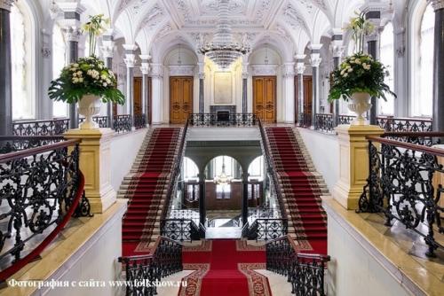 В декабре 1861 года был торжественно освящен николаевский дворец - одно из самых ранних творений эклектики. 02