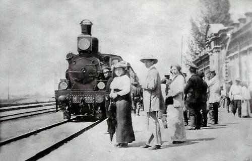 Железные дороги начали строиться в российской империи еще в 1830-х, но свое место они отвоевали не сразу. 03 Железные дороги начали строиться в российской империи еще в 1830-х, но свое место они отвоевали не сразу. 03