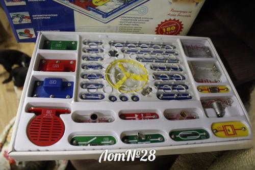 Наконец за окном зима, а у нас - открыта восьмая сессия нашего новогоднего благотворительного аукциона в пользу котиков даримподарки 2018. 05