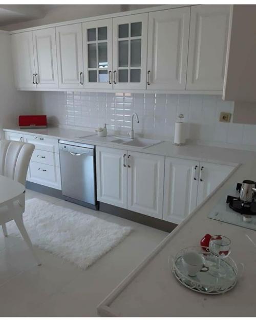 Белоснежная кухня на ваш суд. 05