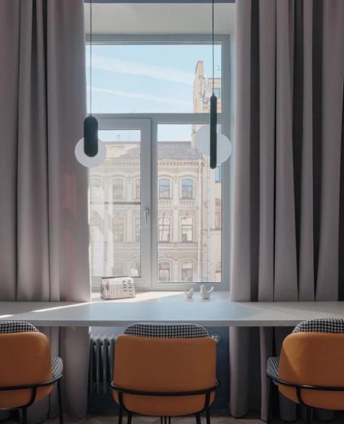 Мы смотрим интерьер квартиры - студии. 01