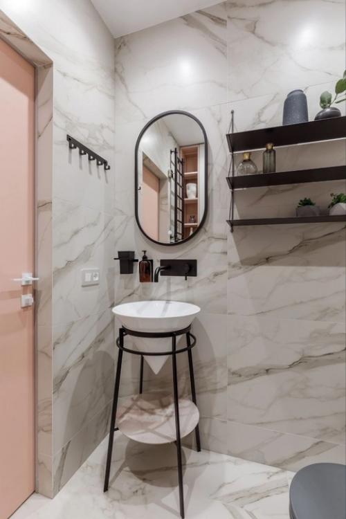 Квартира - студия.  Хозяйка квартиры- светлая, жизнерадостная женщина, она часто смеется и шутит, любит жизнь и на все смотрит с позитивом. 07