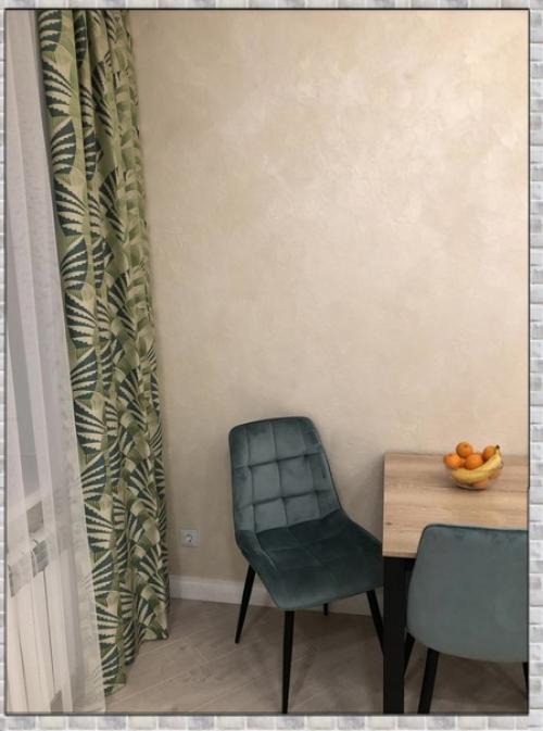 Симпатичная кухня в светлых оттенках. 04