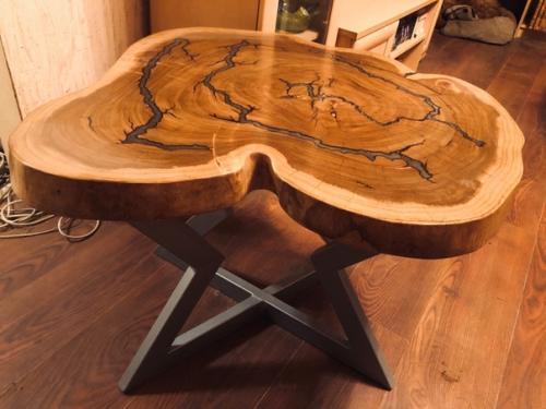 Журнальный столик - один из незаменимых атрибутов гостиной любого частного дома или квартиры. 02