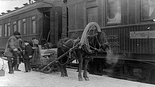 Железные дороги начали строиться в российской империи еще в 1830-х, но свое место они отвоевали не сразу. 02 Железные дороги начали строиться в российской империи еще в 1830-х, но свое место они отвоевали не сразу. 02