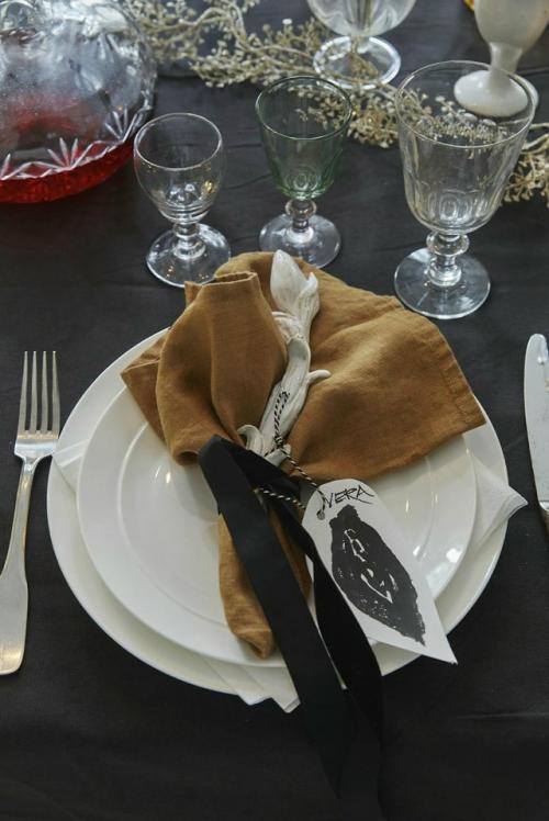 Жозефина шталь выросла в художественной семье - и этот бэкграунд чувствуется в каждом её рождественском декоре. 05