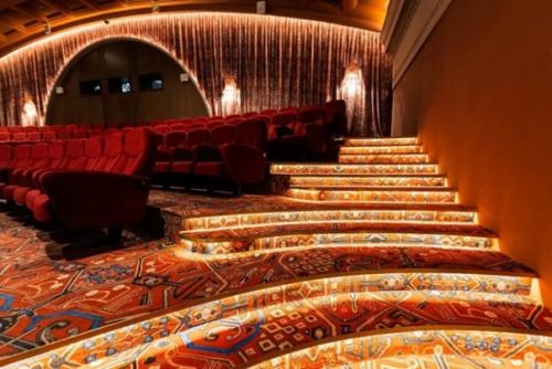 В Москве после комплексной реставрации открылся первый в столице кинотеатр Художественный постройки 1909 года. 04