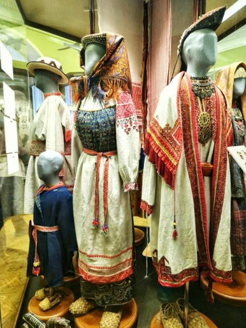 История пермского края с древнейших времён до конца прошлого века компактно упакована в одном из красивейших особняков старой Перми - доме Мешкова. 07