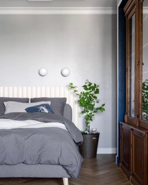 Владелица этой квартиры -  женщина, которая планирует жить здесь с собакой. 07