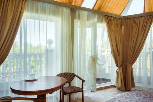 Дорогие девушки!  По вашим многочисленным заявкам представляю фото - проект Boudoir. 01