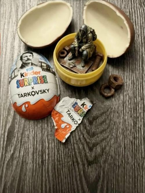 Когда-то мы киндер не ради шоколада покупали. 01