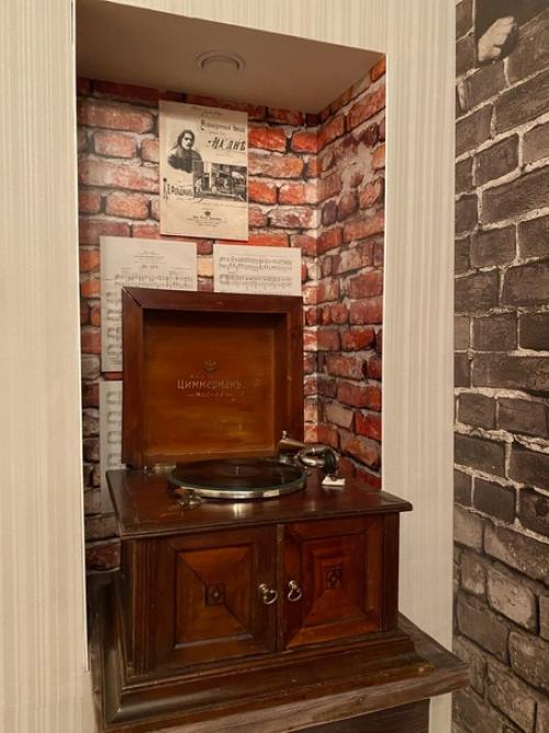 Музей - квартира был открыт в 1971 году в доме, в котором Максим горький жил с 1902 по 1904 год. 09