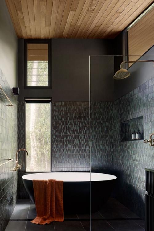 Дом был спроектирован со стеклянными стенами в основной гостиной и спальнях - чтобы максимально наслаждаться природой. 09