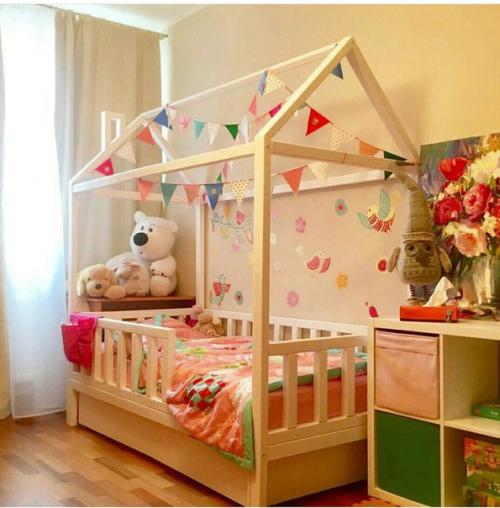 Интерьер в детской комнате у всех разный, но кроватка домик одинаково удачно впишется в любой из них! 06