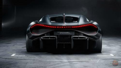 Bugatti Tourbillon: салон как механические часы. 06