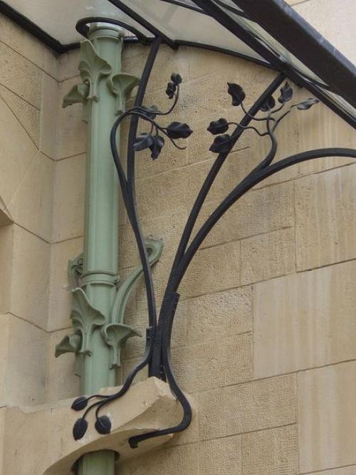 В 1898 году мажорель нанял Генри (Анри) саважа (1873 - 1932), молодого парижского архитектора для строительства собственного дома. 06