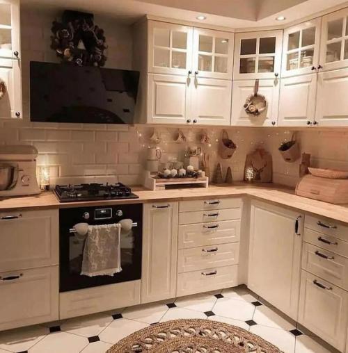 Просторная кухня - гостиная. 01