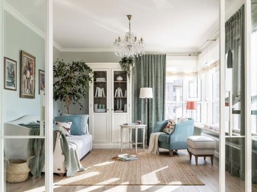 Мягкая классика в интерьере небольшой квартиры в Санкт-петербурге (69 кв. 01