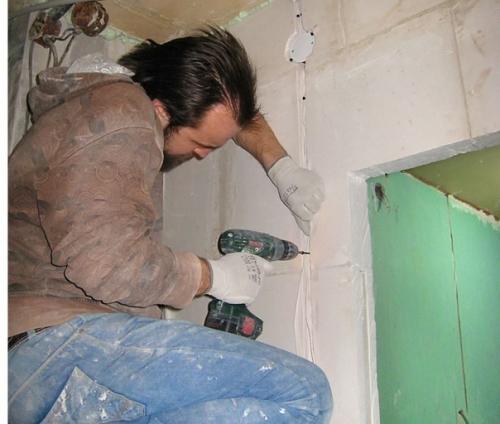 Мы делаем верхний свет и подсветку своими руками. 03