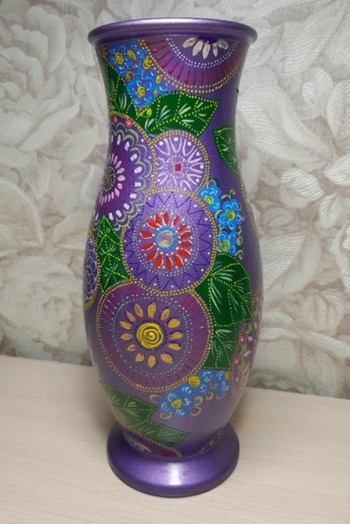 Сейчас очень популярной стала точечная роспись предметов интерьера. 02