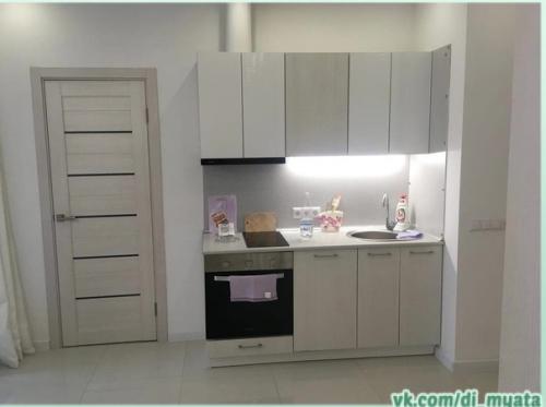 Просторная квартира. В современном стиле. 01